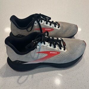 Brooks Launch 8 Running Shoe - Size 8